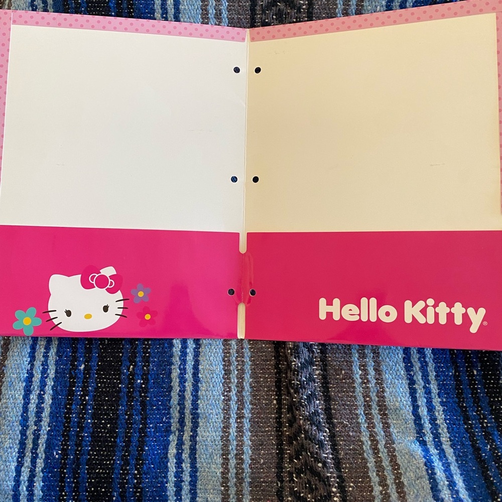 Hello Kitty Folder - Picture 3 of 4